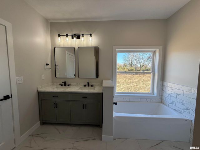 333 S Hanseman Street, Carbondale, IL 62901