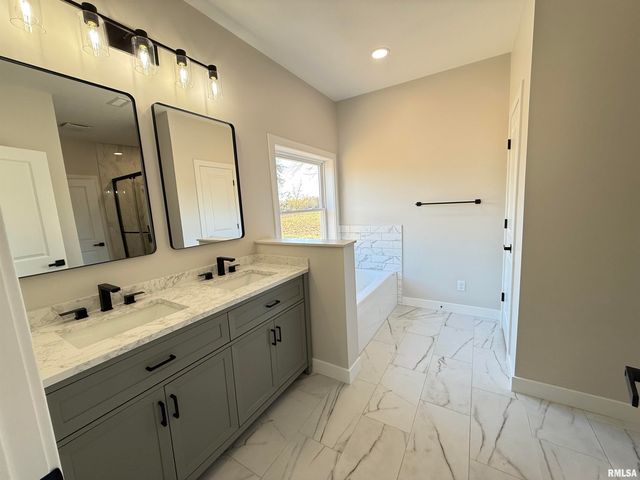 333 S Hanseman Street, Carbondale, IL 62901