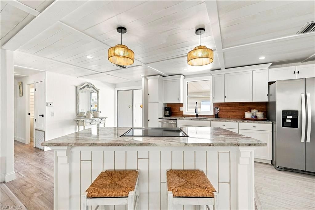 573 Hogan DR, NORTH FORT MYERS, FL 33903 — exterior