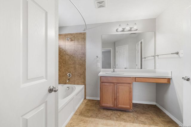 3103 Thunder Gulch, San Antonio, TX 78245