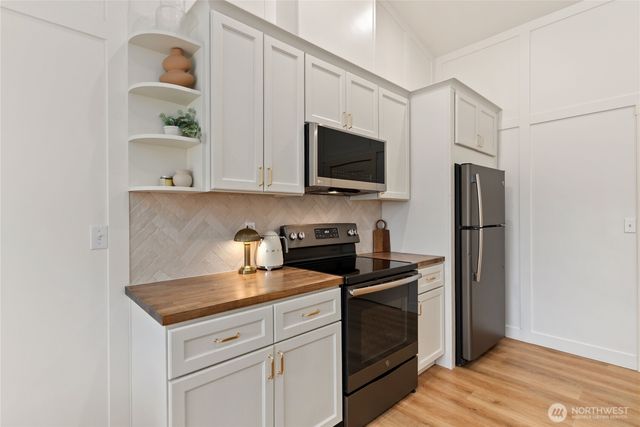 15421 8th Avenue Ct E, Tacoma, WA 98445