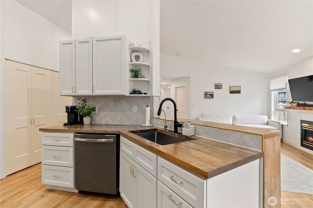 15421 8th Avenue Ct E, Tacoma, WA 98445