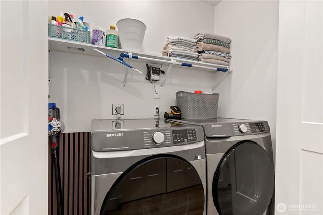 15421 8th Avenue Ct E, Tacoma, WA 98445