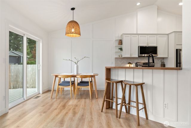 15421 8th Avenue Ct E, Tacoma, WA 98445