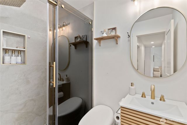 15421 8th Avenue Ct E, Tacoma, WA 98445