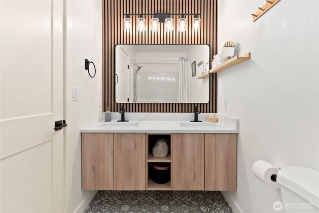 15421 8th Avenue Ct E, Tacoma, WA 98445