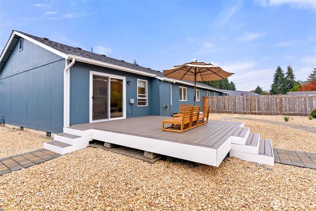 15421 8th Avenue Ct E, Tacoma, WA 98445