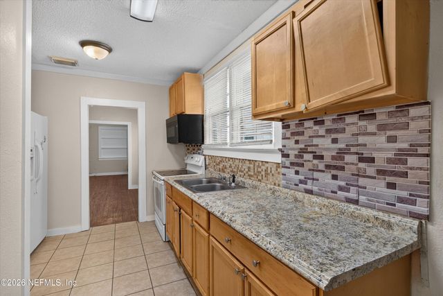 1473 STATE Street W, Jacksonville, FL 32209
