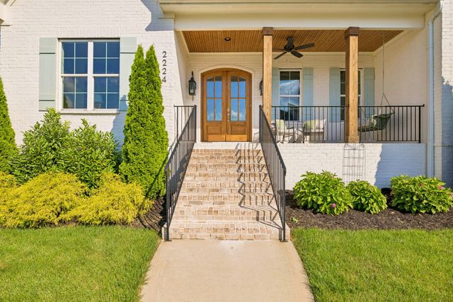 2224 Brakeman Ln, Thompsons Station, TN 37179