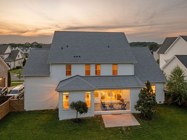 2224 Brakeman Ln, Thompsons Station, TN 37179