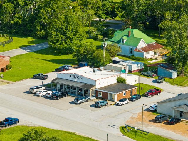 2224 Brakeman Ln, Thompsons Station, TN 37179