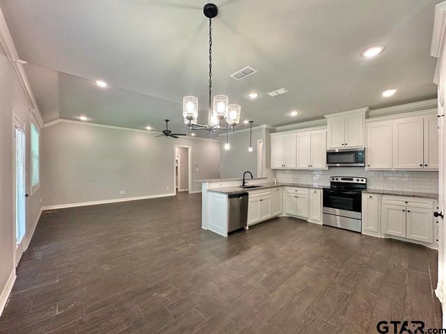 109 Rose Row Lane, Winona, TX 75792