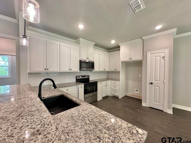 109 Rose Row Lane, Winona, TX 75792
