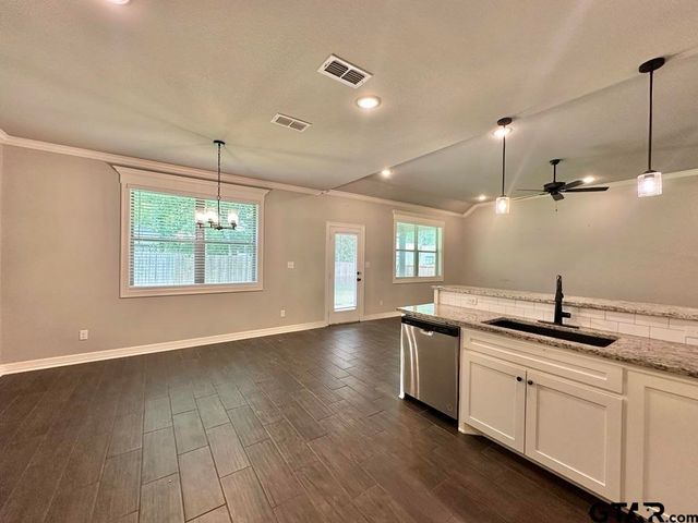 109 Rose Row Lane, Winona, TX 75792