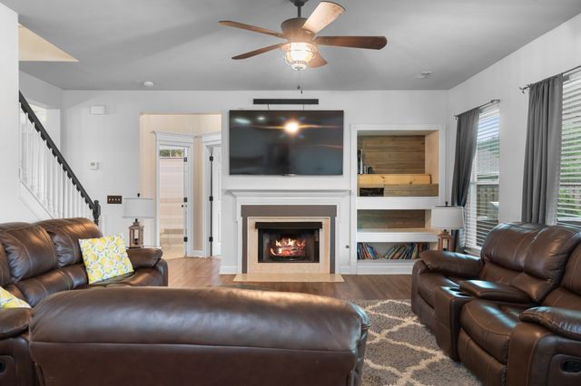 111 Camp Creek Cir, Hendersonville, TN 37075