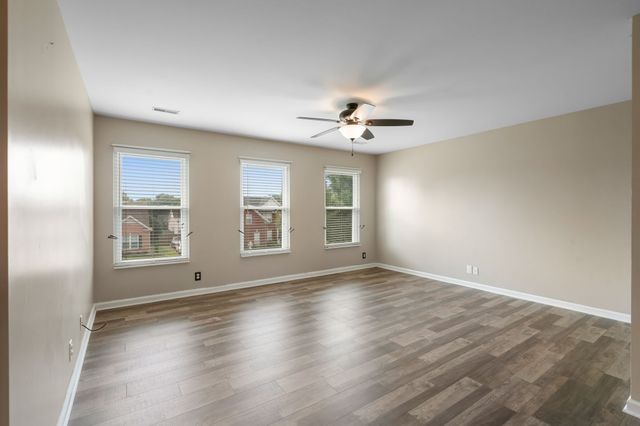 111 Camp Creek Cir, Hendersonville, TN 37075