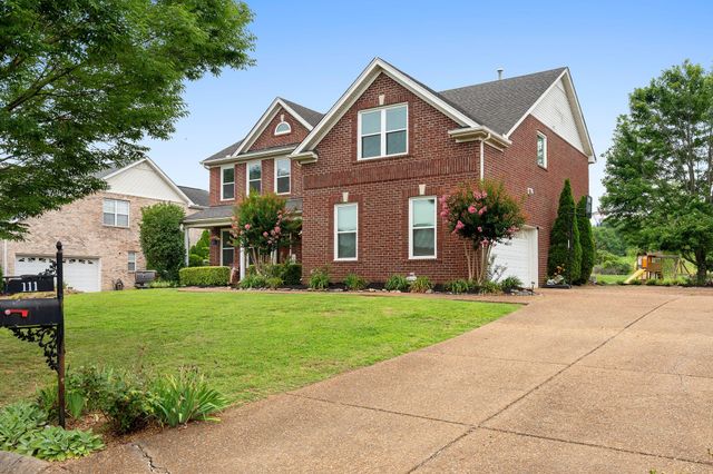111 Camp Creek Cir, Hendersonville, TN 37075