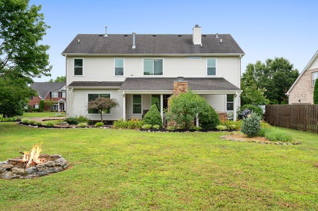 111 Camp Creek Cir, Hendersonville, TN 37075
