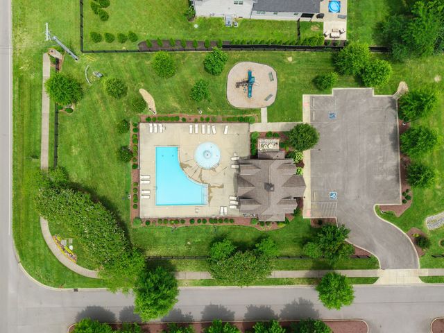 111 Camp Creek Cir, Hendersonville, TN 37075