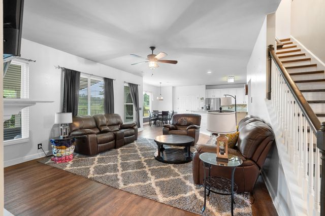 111 Camp Creek Cir, Hendersonville, TN 37075