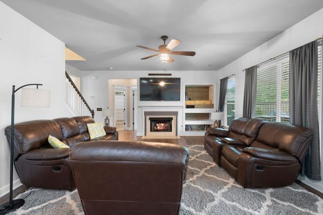 111 Camp Creek Cir, Hendersonville, TN 37075