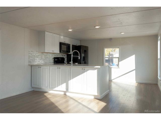 35 Royal M H Park 35, Byers, CO 80103