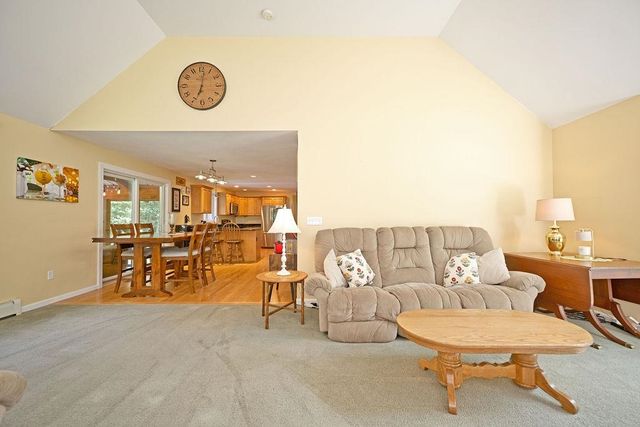 4 Hudson Drive, Kensington, NH 03833