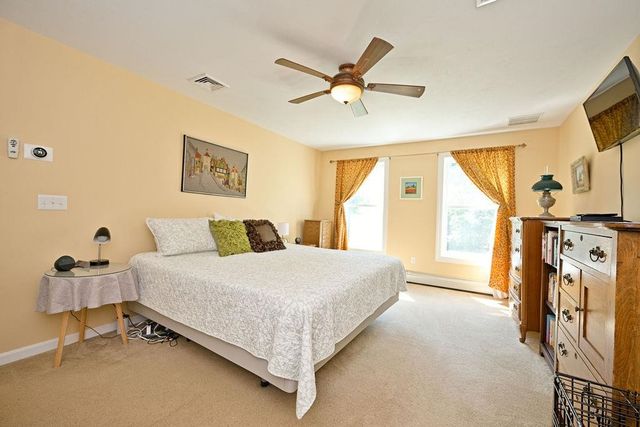 4 Hudson Drive, Kensington, NH 03833