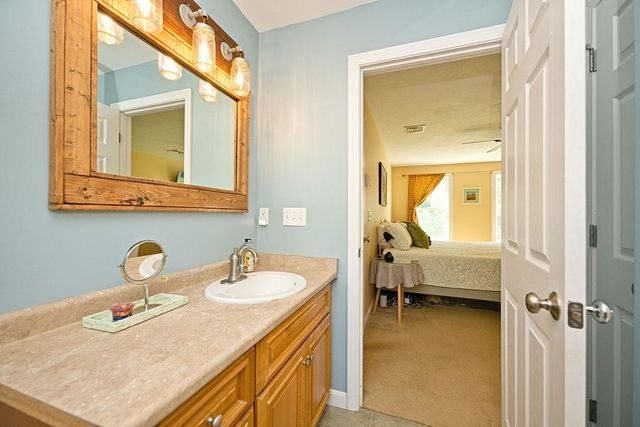 4 Hudson Drive, Kensington, NH 03833