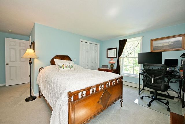 4 Hudson Drive, Kensington, NH 03833