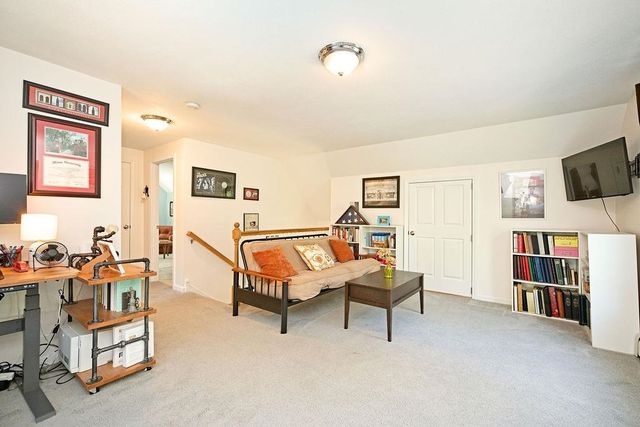 4 Hudson Drive, Kensington, NH 03833