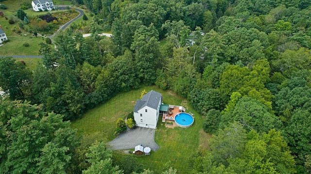 4 Hudson Drive, Kensington, NH 03833