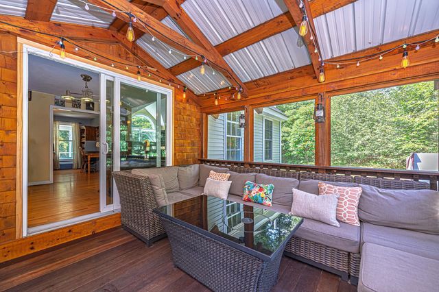 4 Hudson Drive, Kensington, NH 03833