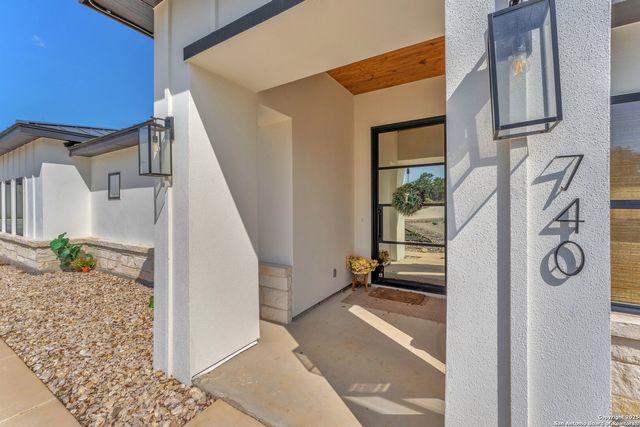 740 Sharp Springs, Bulverde, TX 78163