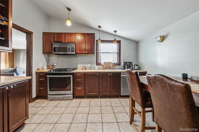 13209 E 13 Mile Road, Warren, MI 48088