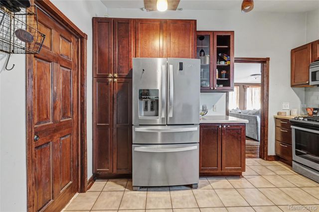 13209 E 13 Mile Road, Warren, MI 48088