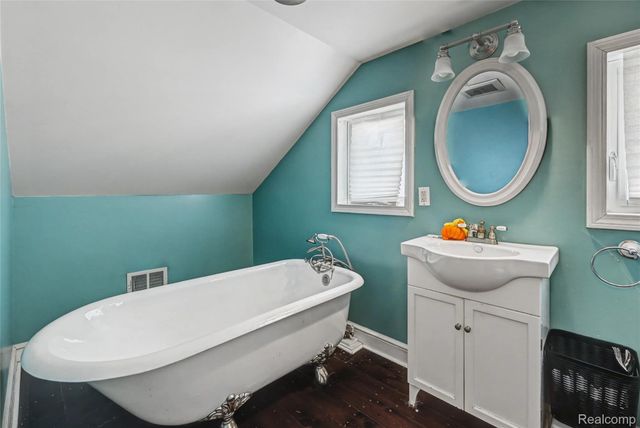 13209 E 13 Mile Road, Warren, MI 48088