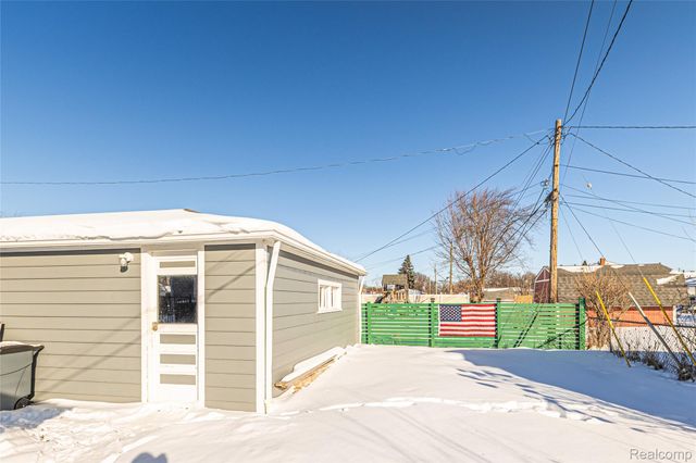 13209 E 13 Mile Road, Warren, MI 48088