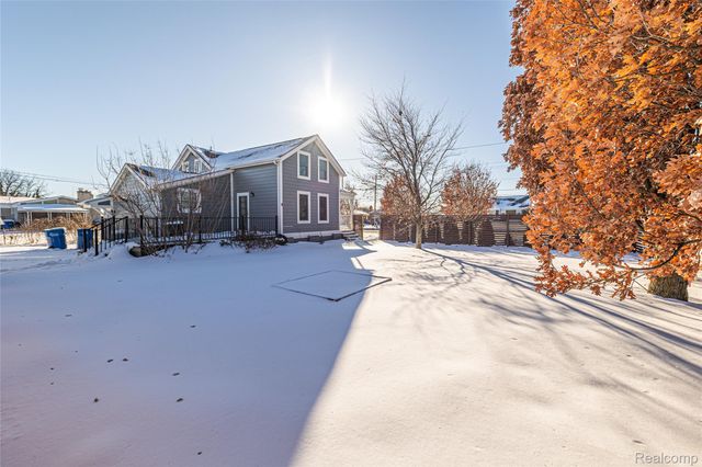 13209 E 13 Mile Road, Warren, MI 48088