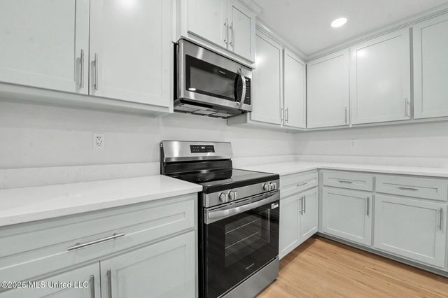 12908 Dixie Hill Drive, Moss Point, MS 39562