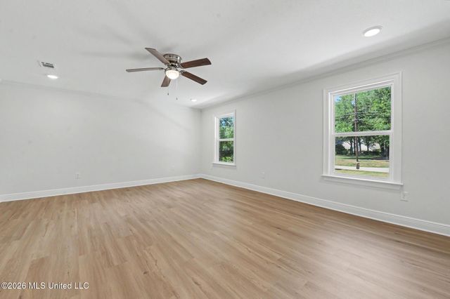 12908 Dixie Hill Drive, Moss Point, MS 39562