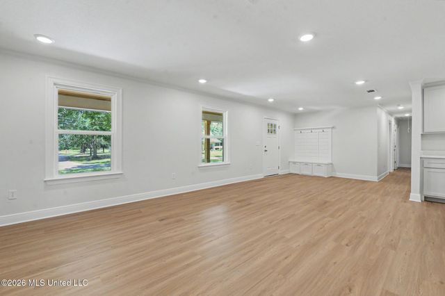 12908 Dixie Hill Drive, Moss Point, MS 39562