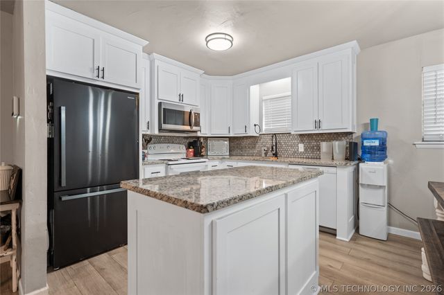 1419 W Oklahoma, Sulphur, OK 73086