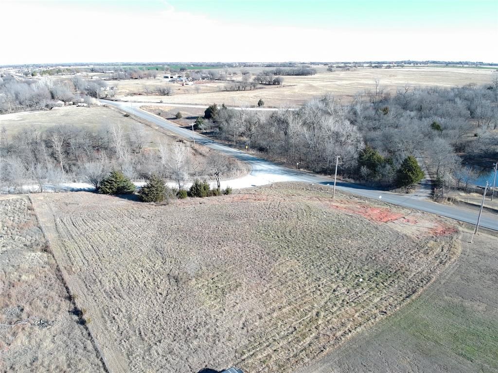 Image 2 of property listing at 1697 CR 1230, Tuttle, OK 73089