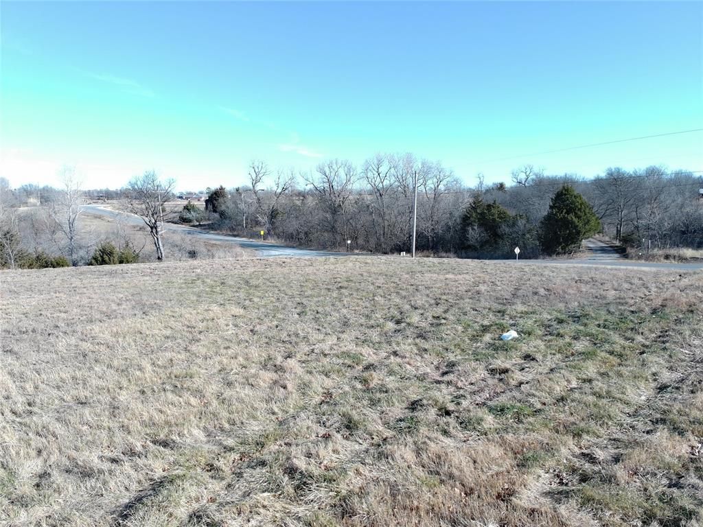 Image 9 of property listing at 1697 CR 1230, Tuttle, OK 73089