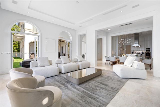 4340 N Bay Rd, Miami Beach, FL 33140