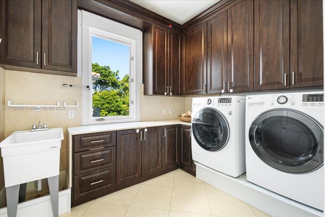 4340 N Bay Rd, Miami Beach, FL 33140