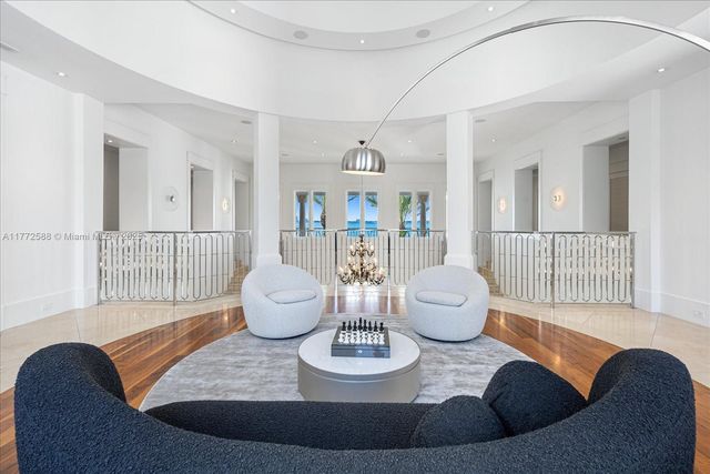 4340 N Bay Rd, Miami Beach, FL 33140