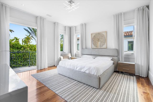 4340 N Bay Rd, Miami Beach, FL 33140