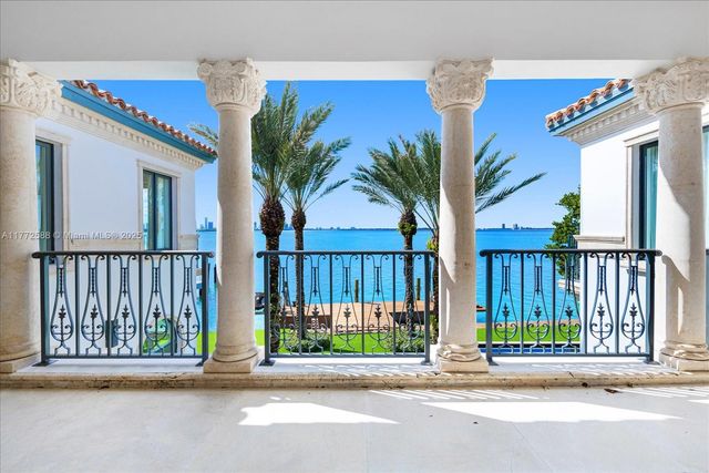 4340 N Bay Rd, Miami Beach, FL 33140